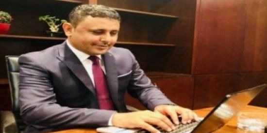"اليافعي": هادي سلم الإخوان الجمل بما حمل