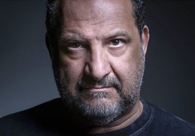 شاهد.. خالد الصاوي بصحبة زوجته في فيديو طريف