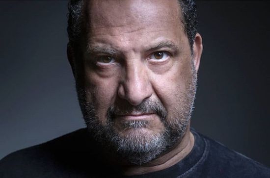 شاهد.. خالد الصاوي بصحبة زوجته في فيديو طريف