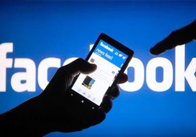 "فيسبوك" تعلّق عمل عشرات الآلاف من التطبيقات بسبب "كامبريدج أناليتيكا"