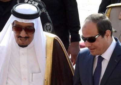 كاتب سعودي: الأعداء لن ينالوا من المملكة ومصر