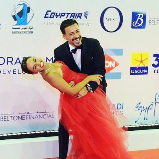 شاهد.. أحمد داود بصحبة زوجته يرقصان في مهرجان الجونة السينمائي