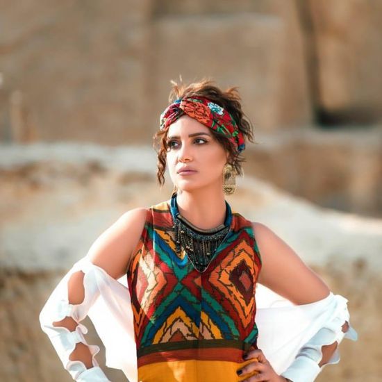 ريهام عبدالغفور تشارك الجمهور في السخرية من إطلالتها الأخيرة بمهرجان الجونة