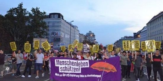 8 آلاف نمساوي يتظاهرون في فيينا بسبب عودة الائتلاف الحكومي اليميني
