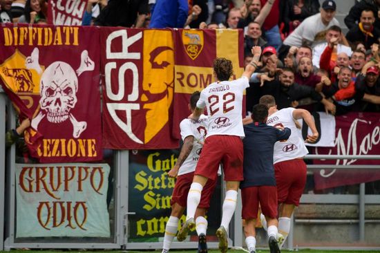 روما يفوز على بولونيا بثنائية