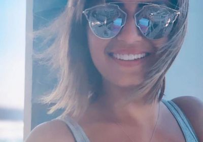 منة فضالي تنشر صور أحدث إطلالتها على البحر