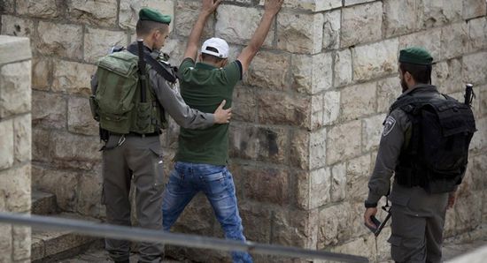 الاحتلال الإسرائيلي يعتقل 51 فلسطيني من الضفة الغربية