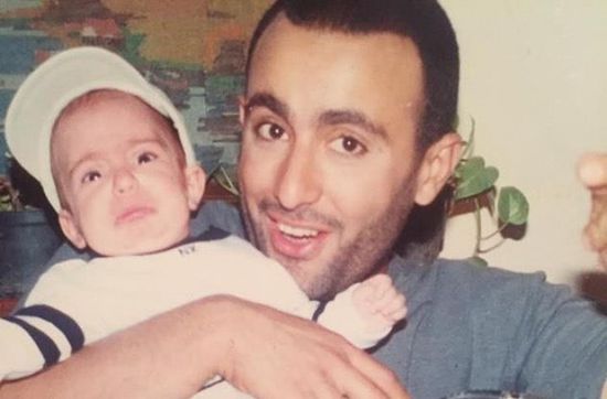 نجل أحمد السقا يستعيد ذكريات الطفولة مع والده 