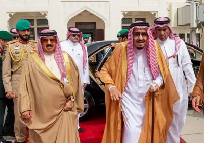 خادم الحرمين وملك البحرين يعقدان جلسة مباحثات بقصر السلام في جدة