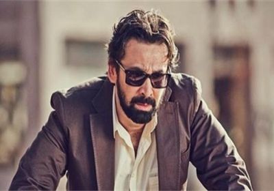 كريم عبد العزيز يحتفل بتخطي فيلم "الفيل الأزرق 2" 100 مليون جنيه