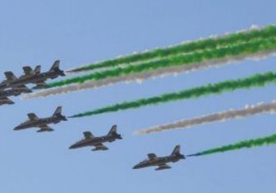 القوات الجوية السعودية تستعرض بمشاركة فرسان الإمارات في الرياض احتفالا باليوم الوطني