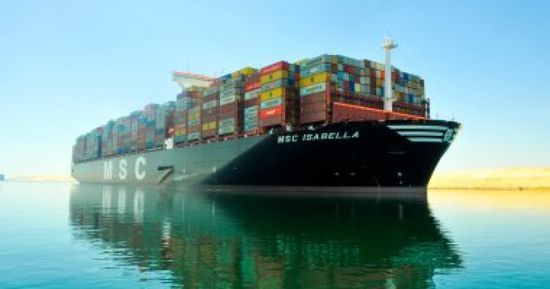 مصر: عبور ثانى أكبر سفينة حاويات فى العالم من قناة السويس