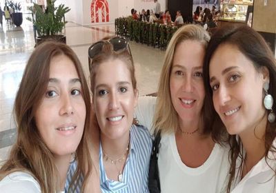 بالفيديو.. حلا شيحة بصحبة شقيقاتها في مهرجان الجونة السينمائي