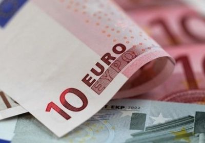 "اليورو" يترنح بين الهبوط والانتعاش