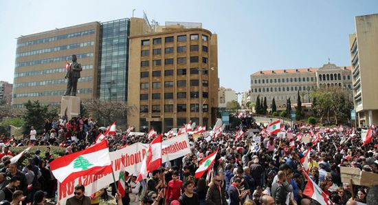 لبنان تشهد أزمة دولارية تطال قطاع المحروقات