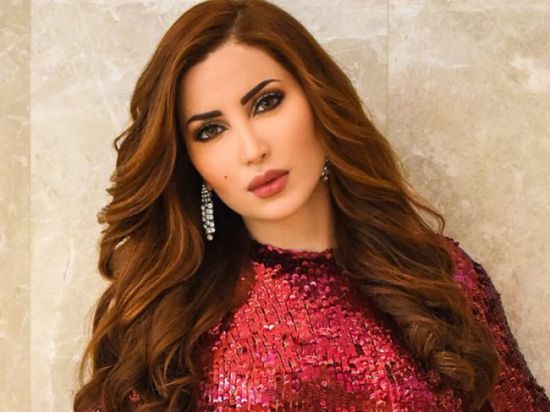 نسرين طافش تتعرض لموقف محرج بمهرجان الجونة السينمائي (فيديو)