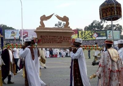 إثيوبيا تحي عيد الصليب بشعلة "داميرا"