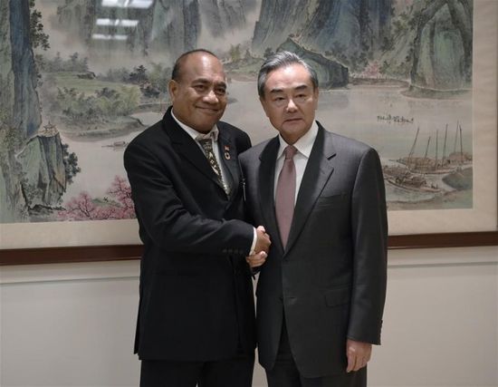 الصين وكيريباتي توقعان بيانًا بشأن استئناف العلاقات بين البلدين