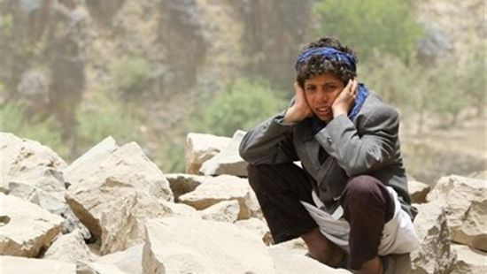 نصفها شرعية ونصفها حوثية.. كيف انتهكت الحكومة والمليشيات حياة اليمنيين؟