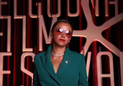 علا رشدي عن فستانها بمهرجان الجونة :"مستوحى من رسومات ابني"