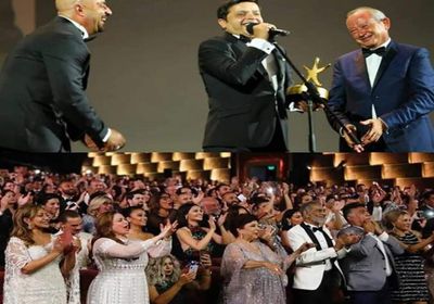 "واقفين في ضهر بعض".. محمد هنيدي يوجه رسالة حب للنجم أحمد السقا