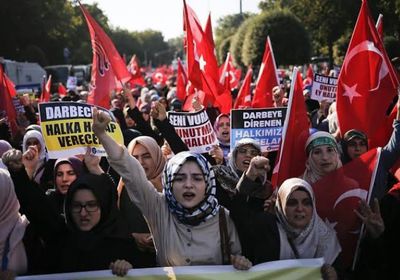 تظاهرات نسائية في تركيا احتجاجا على العنف ضد المرأة
