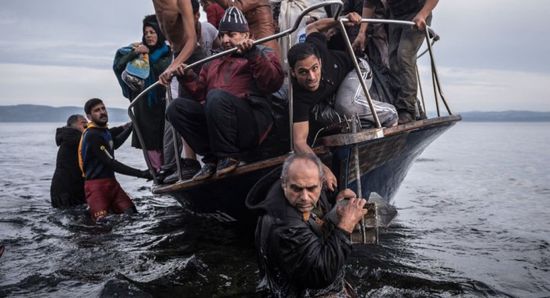 حرس السواحل بالجزائر يحبط هجرة غير شرعية لـ116 شخصًا