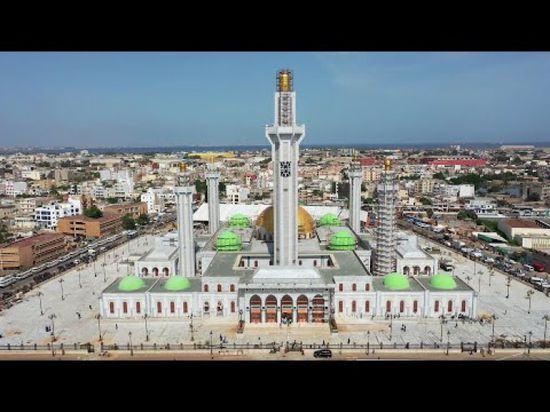شاهد.. افتتاح أكبر مسجد في غرب إفريقيا يسع لـ10 آلاف مصلٍ