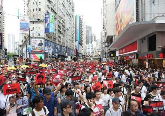 الصين: شرطة مكافحة الشغب تعتقل عشرات المحتجين في هونج كونج