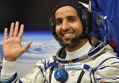 رائد الفضاء الإماراتي هزاع المنصوري ينشر أول صورة له بالفضاء