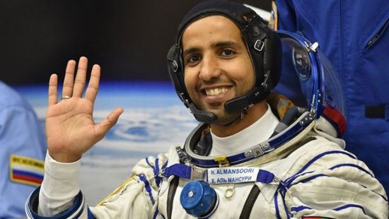رائد الفضاء الإماراتي هزاع المنصوري ينشر أول صورة له بالفضاء