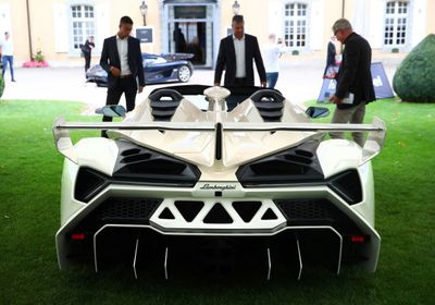 نجل رئيس غينيا يعرض سيارات ثمنها 25 مليون دولار بمزاد في سويسرا