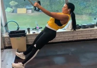 رانيا يوسف تستعرض رشاقتها في الجيم (فيديو)