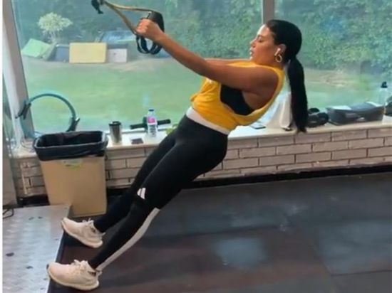 رانيا يوسف تستعرض رشاقتها في الجيم (فيديو)