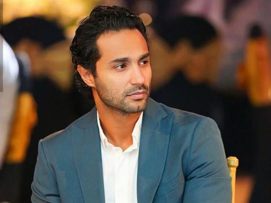 كريم فهمي يصاب في يده أثناء تصوير فيلمه "ديدو" (صورة)