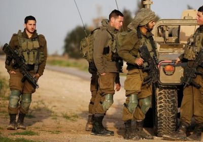 ضباط إسرائيليون يرفضون المشاركة بحماية الحدود مع غزة خوفًا من "عش الدبابير"