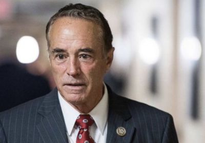 استقالة أول برلماني جمهوري يدعم ترامب تمهيدًا لمحاكمته بهذه التهمة