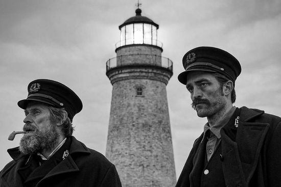 بالفيديو.. السينمات الإماراتية تستعد لاستقبال فيلم The Lighthouse