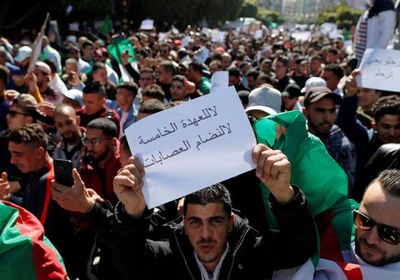 الأمن الجزائري يعتقل برلمانيًا فرنسيًا شارك في مظاهرات طلابية ببجاية