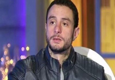 أحمد الفيشاوي ينفي شائعة طلاقه بهذه الصورة