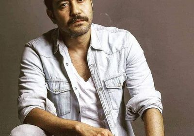 محمد عز يشارك جمهوره بفيديو من كواليس أولى أغانيه "شبعان دلع"