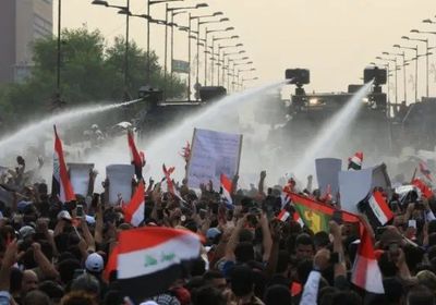 قوات الأمن العراقية تطلق نار و قنابل مسيلة للدموع على المتظاهرين