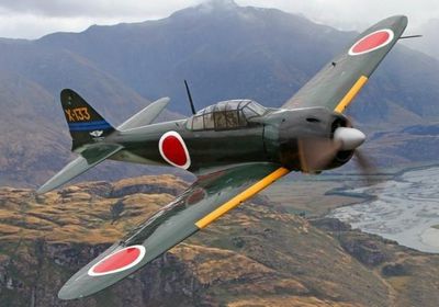 إصابة 6 أشخاص في تحطم طائرة أمريكية تعود للحرب العالمية الثانية