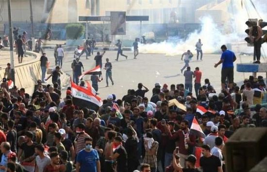 القوات العراقية تطلق النار على المتظاهرين لمنعهم من اقتحام مطار بغداد