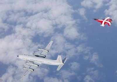 مقاتلة دنماركية من طراز "إف 16" تعترض طائرة روسية