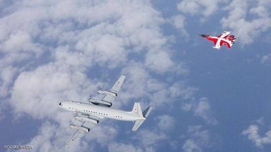 مقاتلة دنماركية من طراز "إف 16" تعترض طائرة روسية