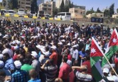 المعلمون في الإردن يعلقون الإضراب استجابة لقرار المحكمة الإدارية