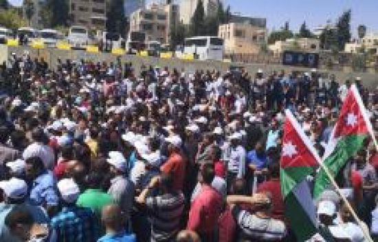 المعلمون في الإردن يعلقون الإضراب استجابة لقرار المحكمة الإدارية