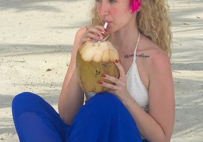 هنا الزاهد تنشر مقطع فيديو من شهر عسلها في سنغافورة 