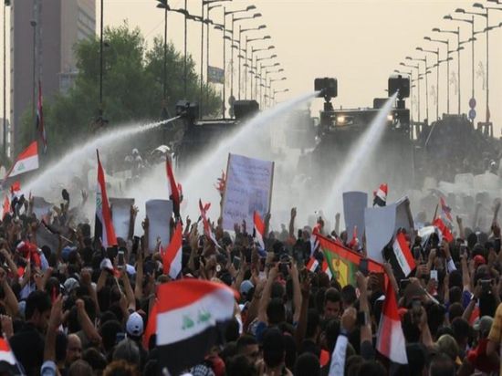 اشتباكات بالأسلحة بين متظاهرين والقوات الأمنية في بغداد